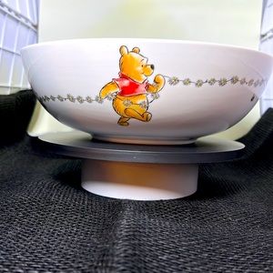 Disney Winnie the Pooh Daisy Chain 9” Serving Bowl